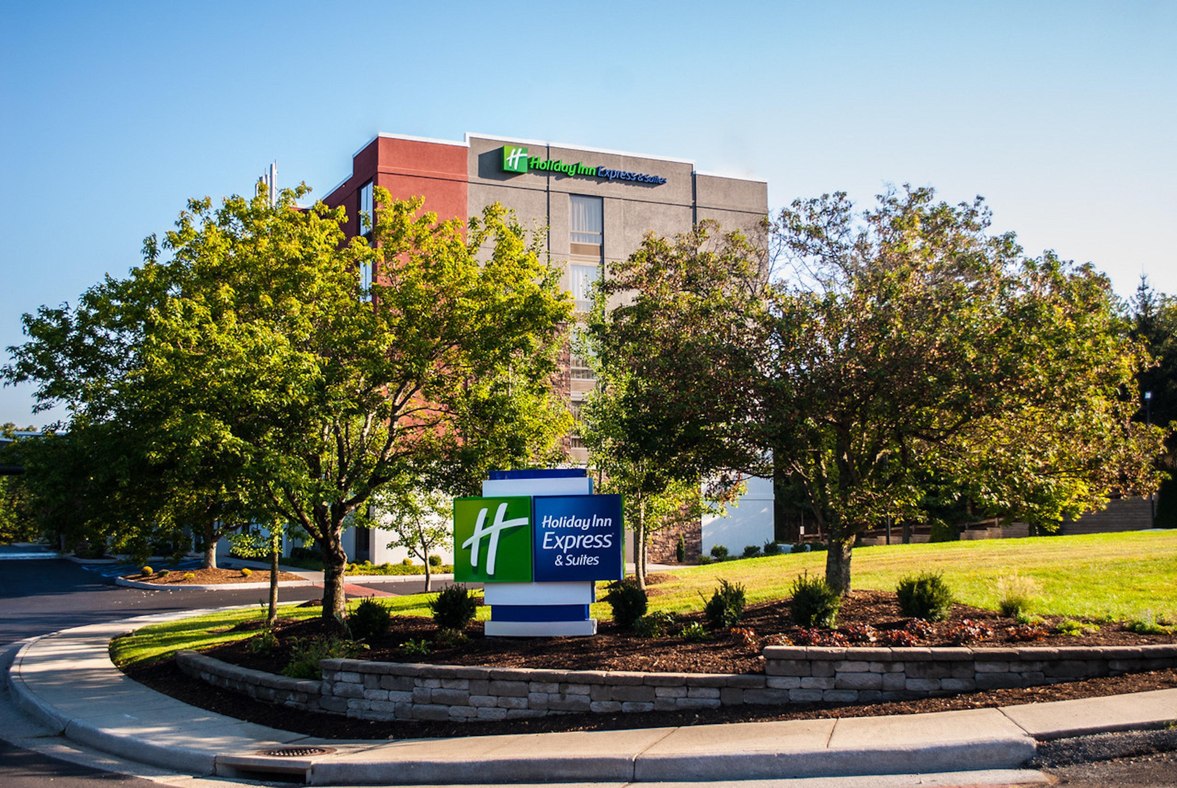 Holiday Inn Express Blacksburg By Ihg Exterior photo
