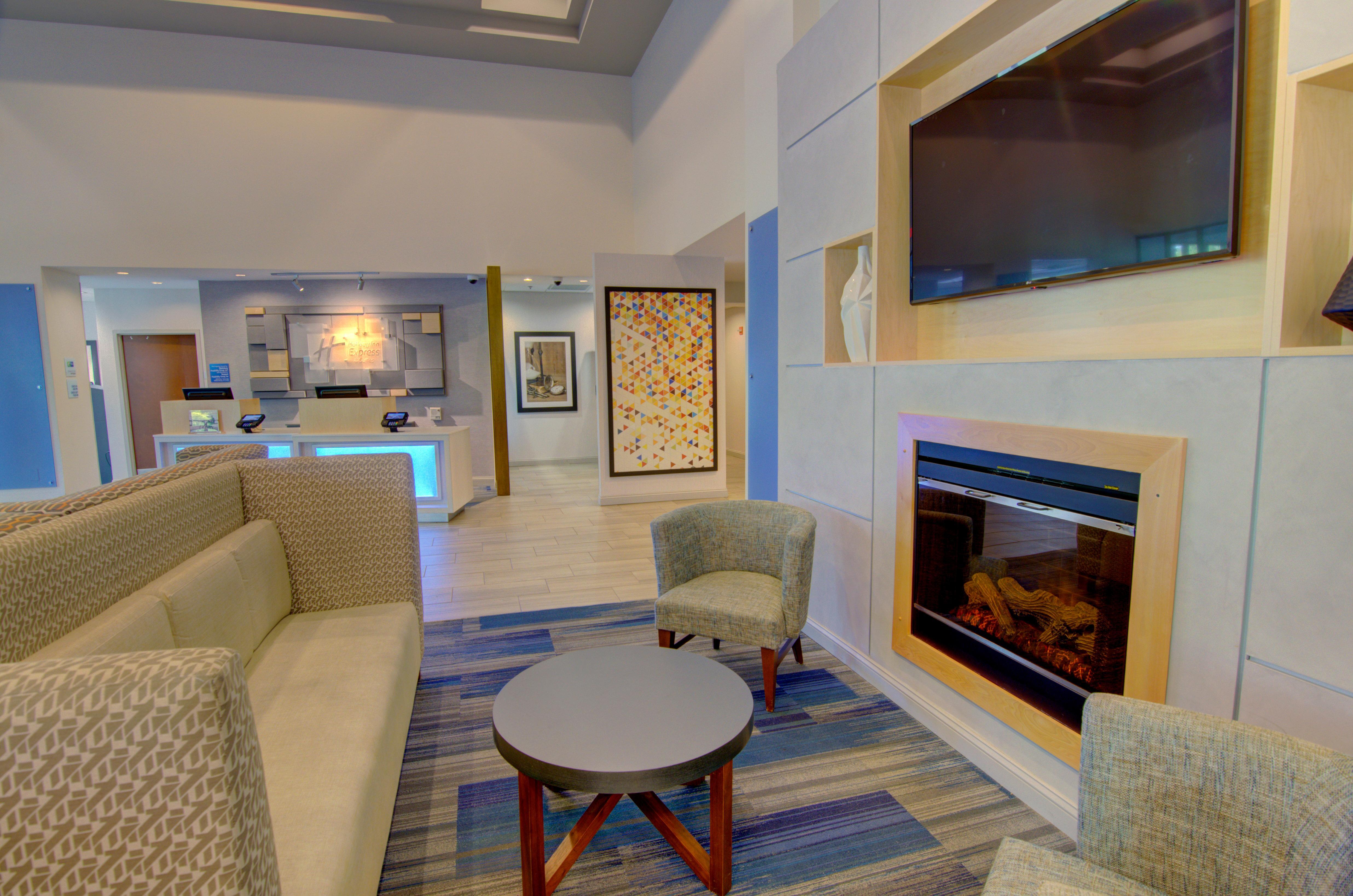 Holiday Inn Express Blacksburg By Ihg Exterior photo